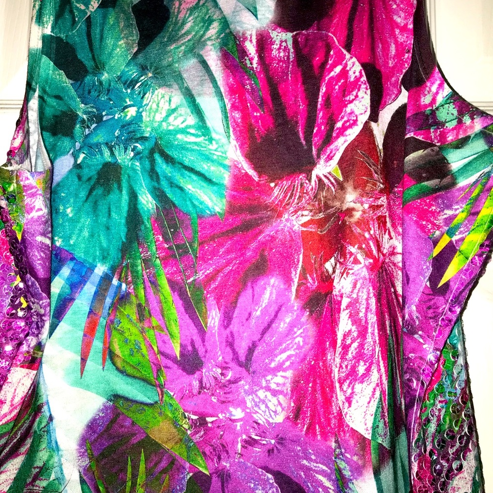 Sequins cache shirt